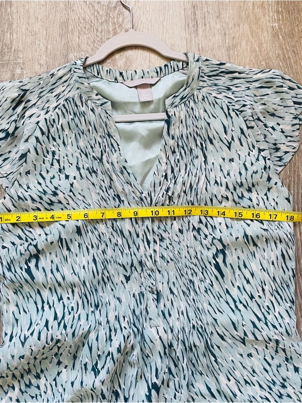 H&M Pale Green Printed V-Neck Midi Dress - Picture 9 of 11